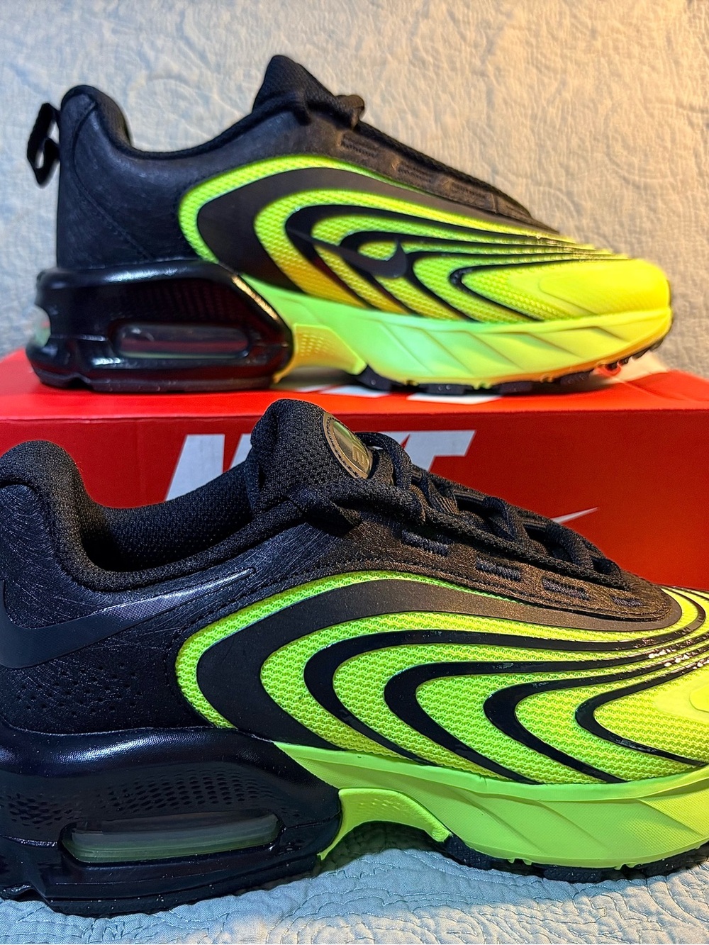 Nike Air Max Fire, Youth Size 4, Brand New in Box, 100% Authentic - Picture 3 of 8